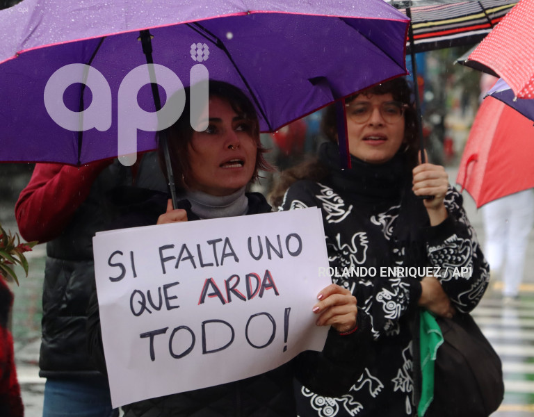 PLANTON POR LOS CUATRO DE GUAYAQUIL