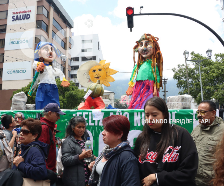 CONCURSO DE  ANOS VIEJOS AVE AMAZONAS