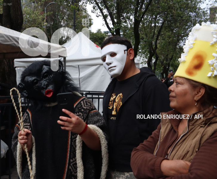 CONCURSO DE  ANOS VIEJOS AVE AMAZONAS