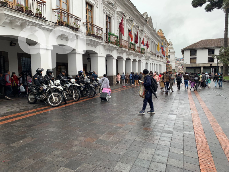 VALLAS CARONDELET