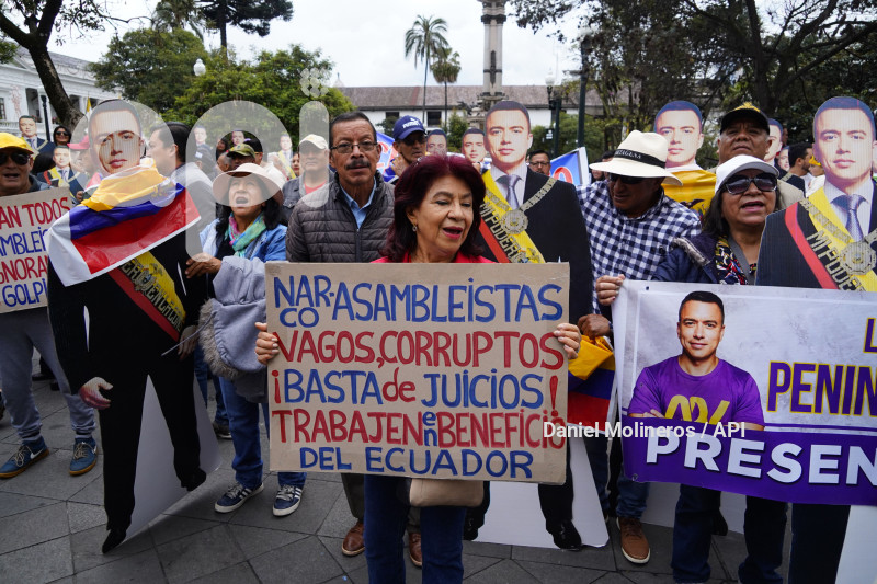 NOBOA PLATON NO MAS PILLOS