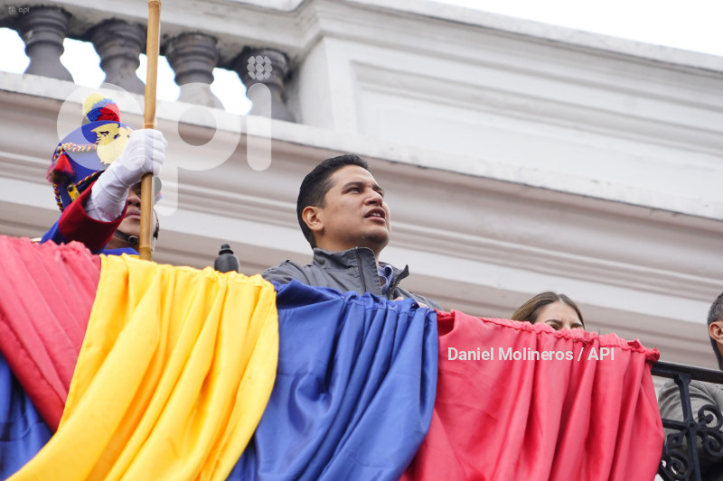 NOBOA PLATON NO MAS PILLOS