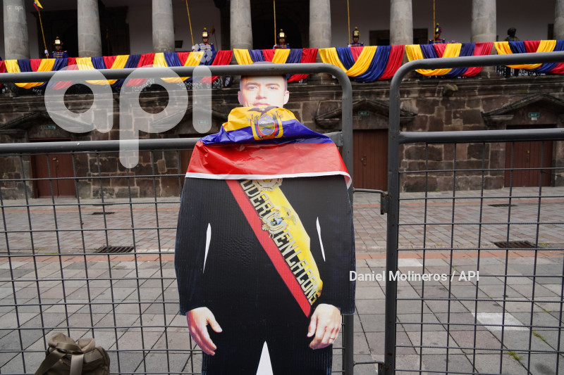 NOBOA PLATON NO MAS PILLOS