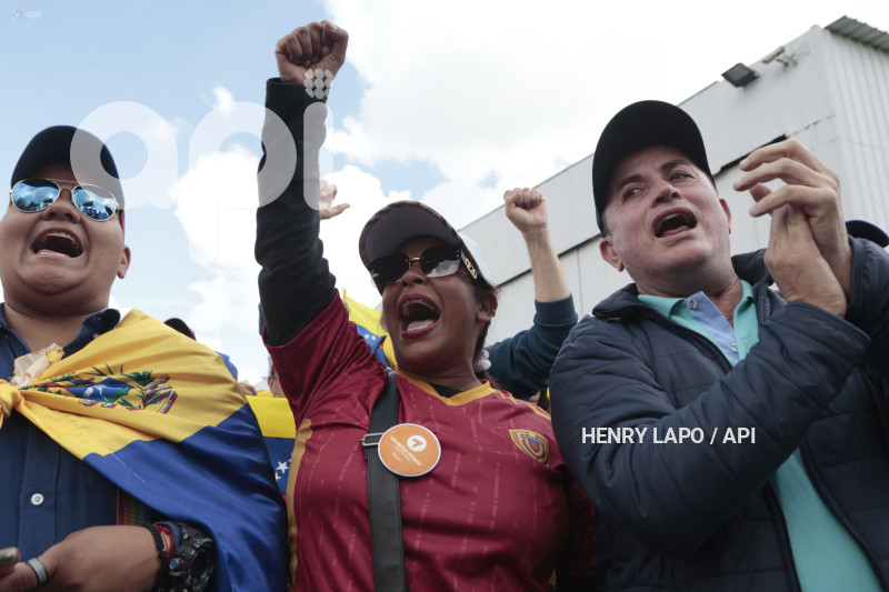 PLANTON VENEZOLANOS