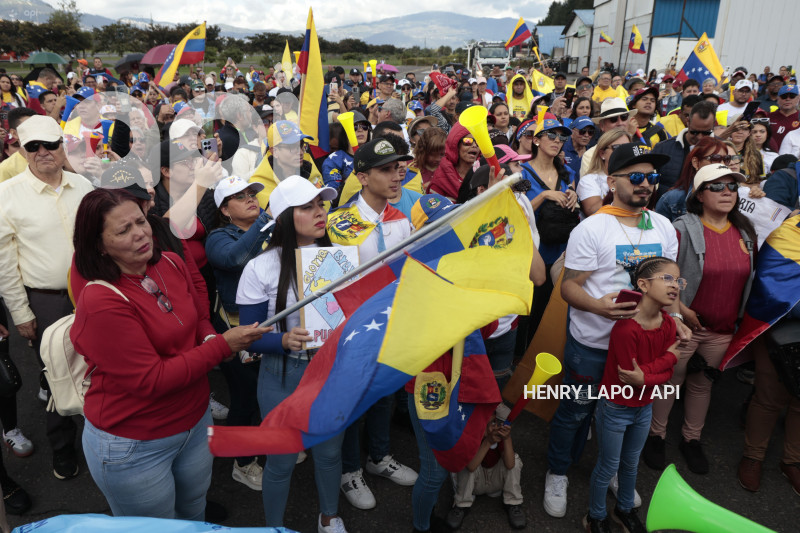 PLANTON VENEZOLANOS