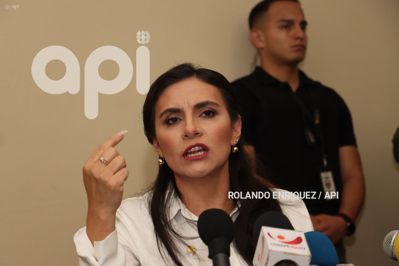 VICEPRESIDENTA VERÓNICA ABAD