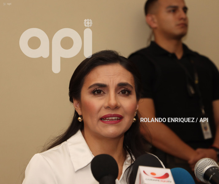 VICEPRESIDENTA VERÓNICA ABAD