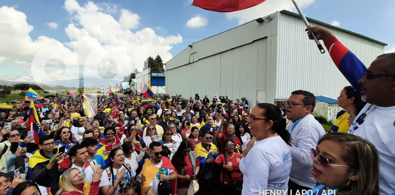 PLANTON VENEZOLANOS