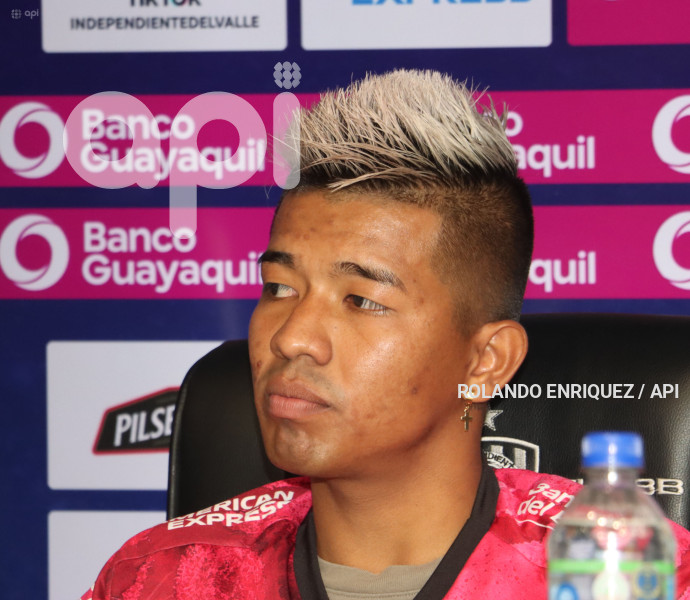 CUERPO TECNICO Y JUGADORES INDEPENDIENTE VALLE