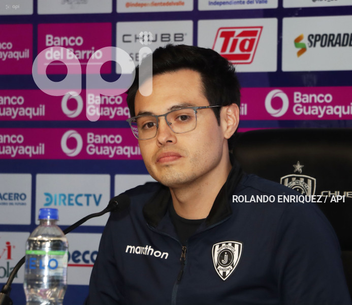 CUERPO TECNICO Y JUGADORES INDEPENDIENTE VALLE