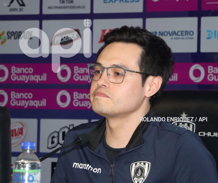 CUERPO TECNICO Y JUGADORES INDEPENDIENTE VALLE