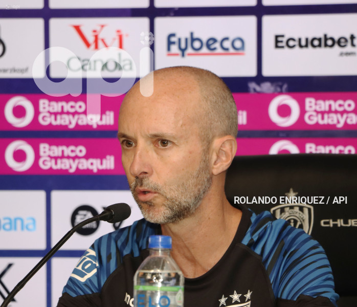 CUERPO TECNICO Y JUGADORES INDEPENDIENTE VALLE
