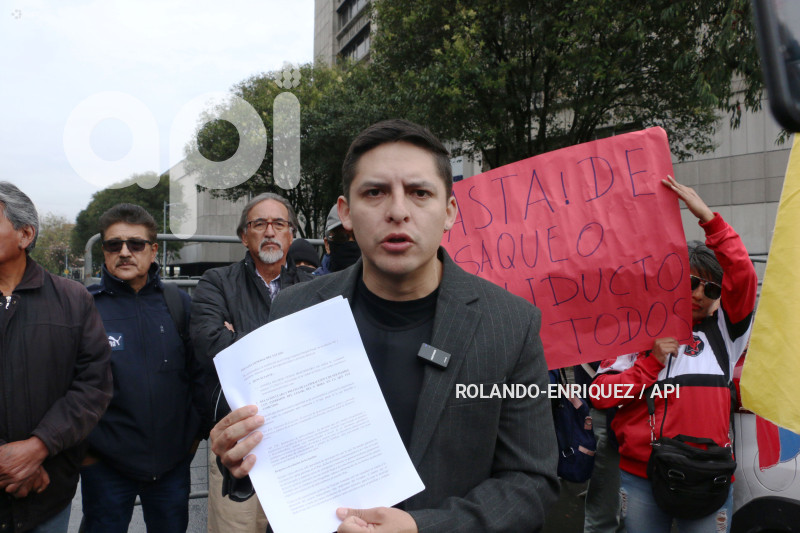 ANDRÉS CARRIÓN DENUNCIA PINCHAZOS EN POLIDUCTO
