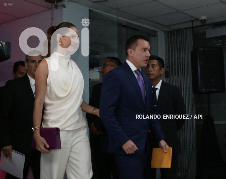 AMBIENTE INTERNO DEBATE PRESIDENCIAL 2025