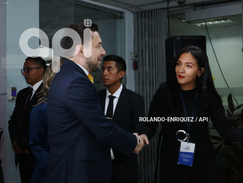 AMBIENTE INTERNO DEBATE PRESIDENCIAL 2025