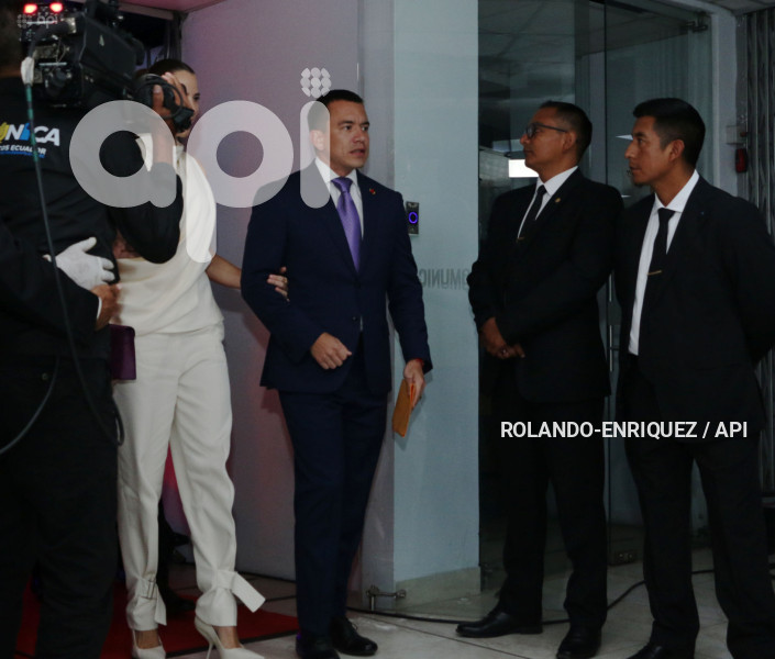 AMBIENTE INTERNO DEBATE PRESIDENCIAL 2025