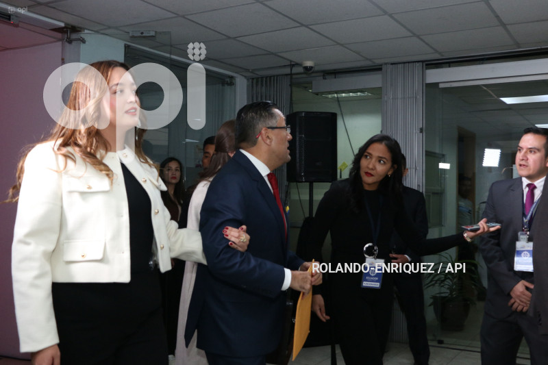AMBIENTE INTERNO DEBATE PRESIDENCIAL 2025