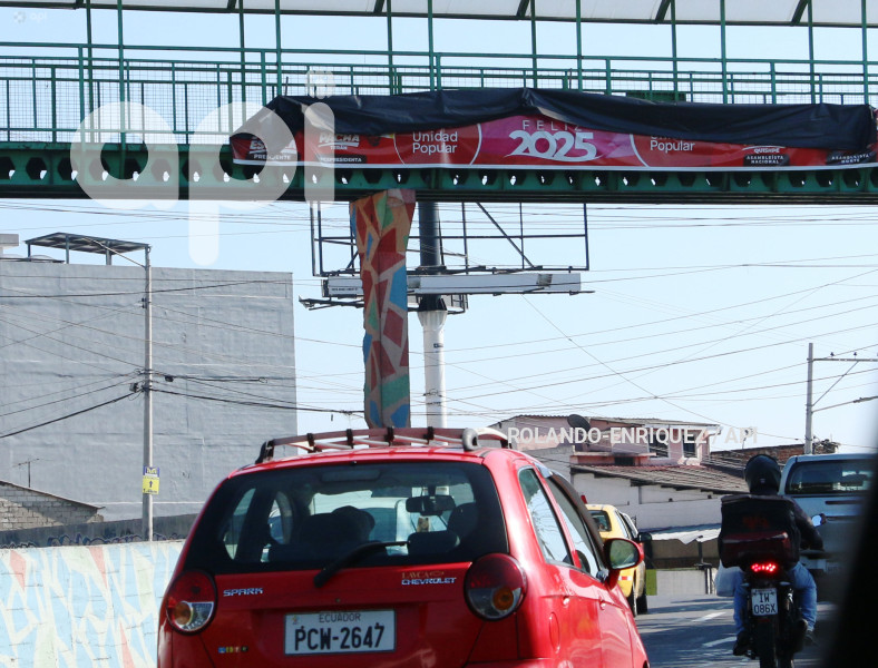 PROPAGANDA ESPACIO PUBLICO QUITO