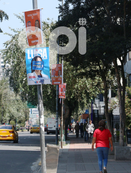 PROPAGANDA ESPACIO PUBLICO QUITO