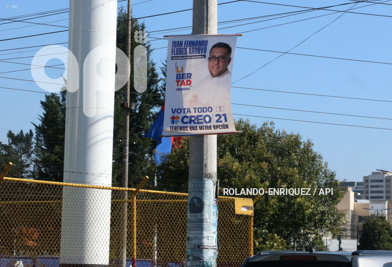 PROPAGANDA ESPACIO PUBLICO QUITO