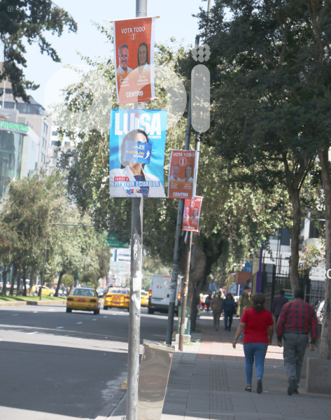 PROPAGANDA ESPACIO PUBLICO QUITO