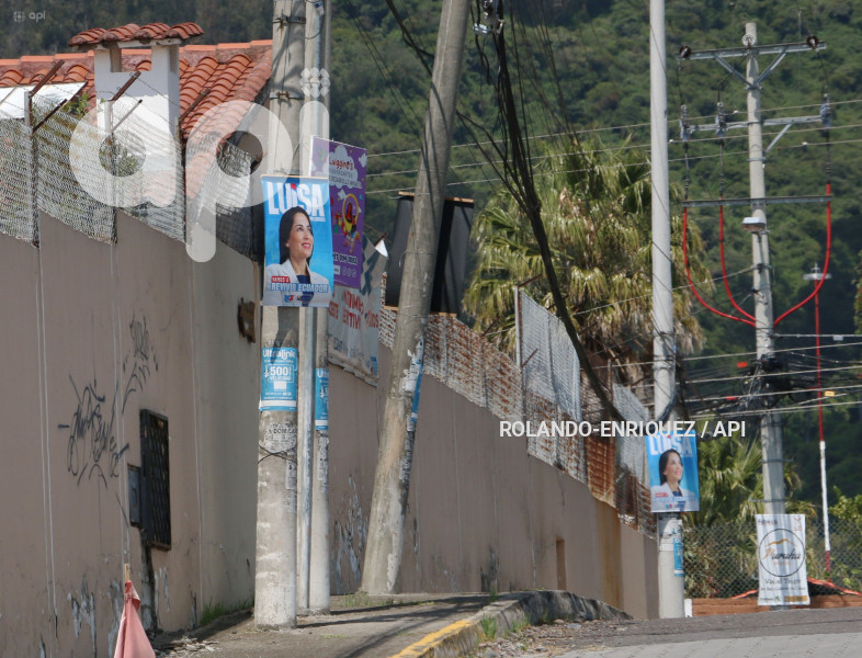 PROPAGANDA ESPACIO PUBLICO QUITO