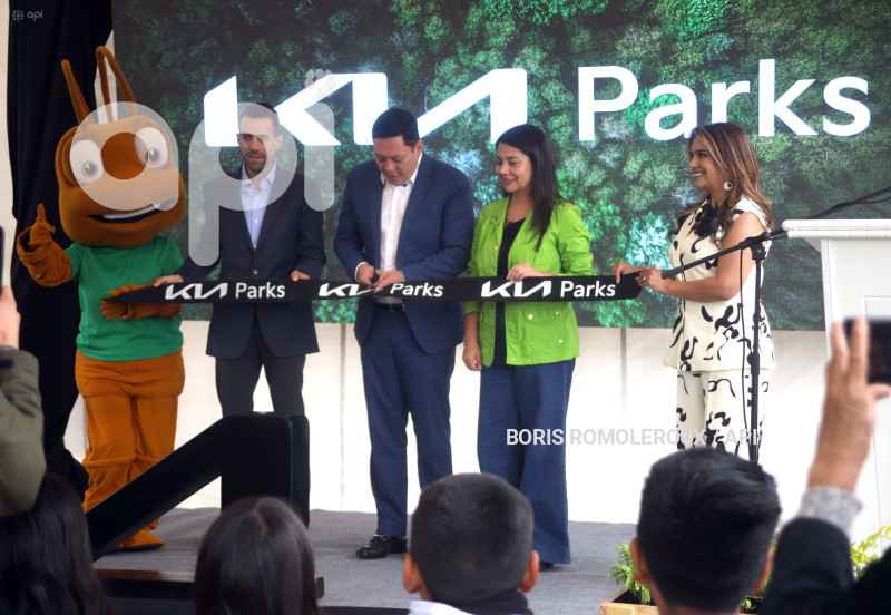 CUENCA-RENOVADO PARQUE DE LA MADRE