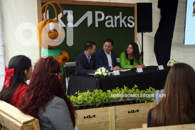 CUENCA-RENOVADO PARQUE DE LA MADRE