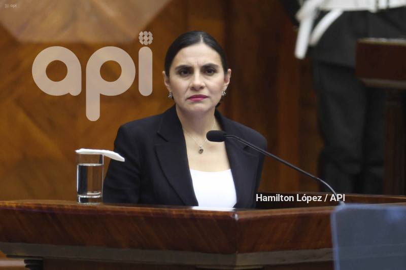 VERÓNICA-ABAD-EN-LA-ASAMBLEA-NACIONAL