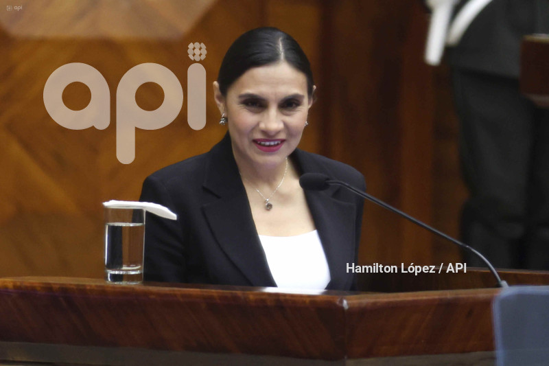VERÓNICA-ABAD-EN-LA-ASAMBLEA-NACIONAL