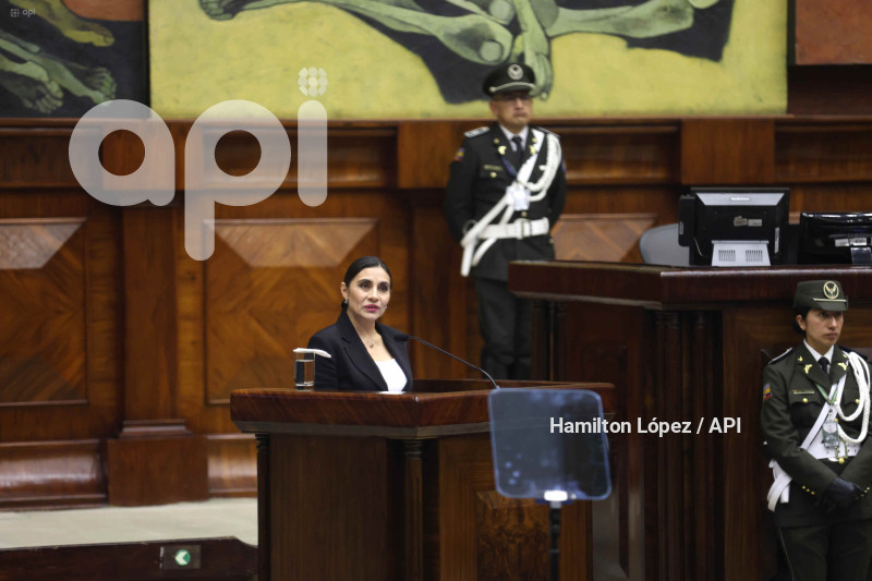 VERÓNICA-ABAD-EN-LA-ASAMBLEA-NACIONAL