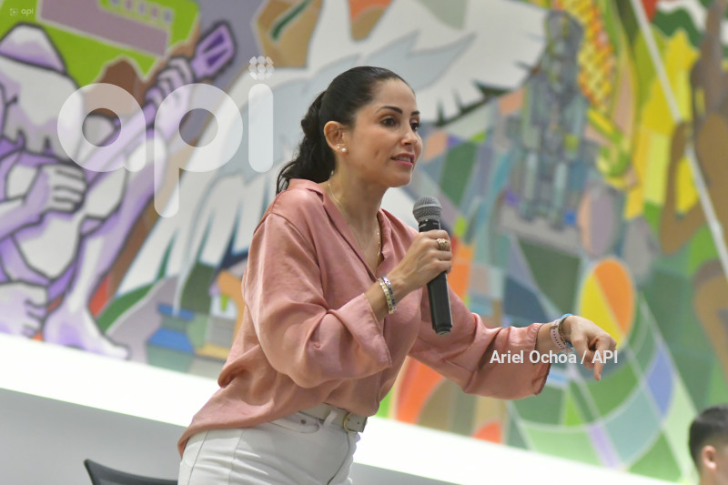 PORTOVIEJO-LUISA-GONZALEZ-CONVERSATORIO