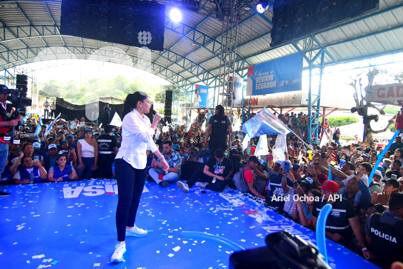 LUISA GONZALEZ-PORTOVIEJO-CALDERON