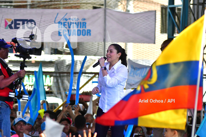 LUISA GONZALEZ-PORTOVIEJO-CALDERON