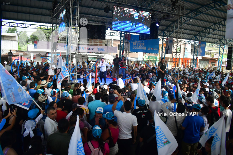 LUISA GONZALEZ-PORTOVIEJO-CALDERON