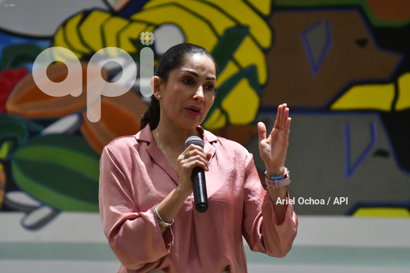 PORTOVIEJO-LUISA-GONZALEZ-CONVERSATORIO
