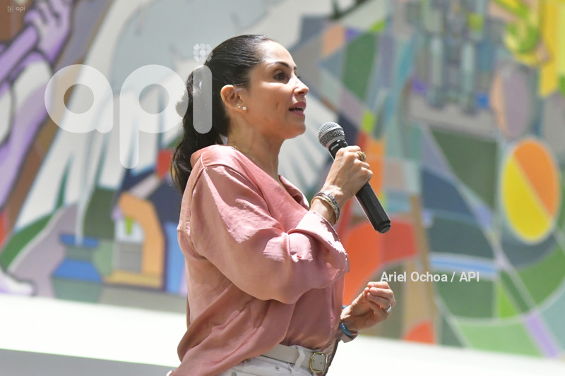 PORTOVIEJO-LUISA-GONZALEZ-CONVERSATORIO