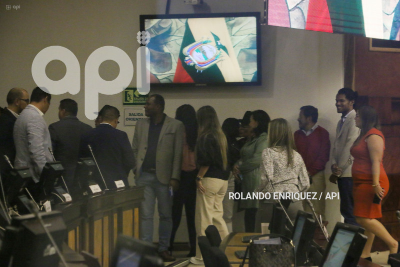 POSESION SUPER BANCOS ROBERTO ROMERO