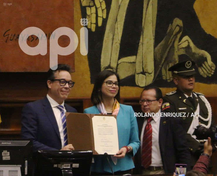 POSESION SUPER BANCOS ROBERTO ROMERO