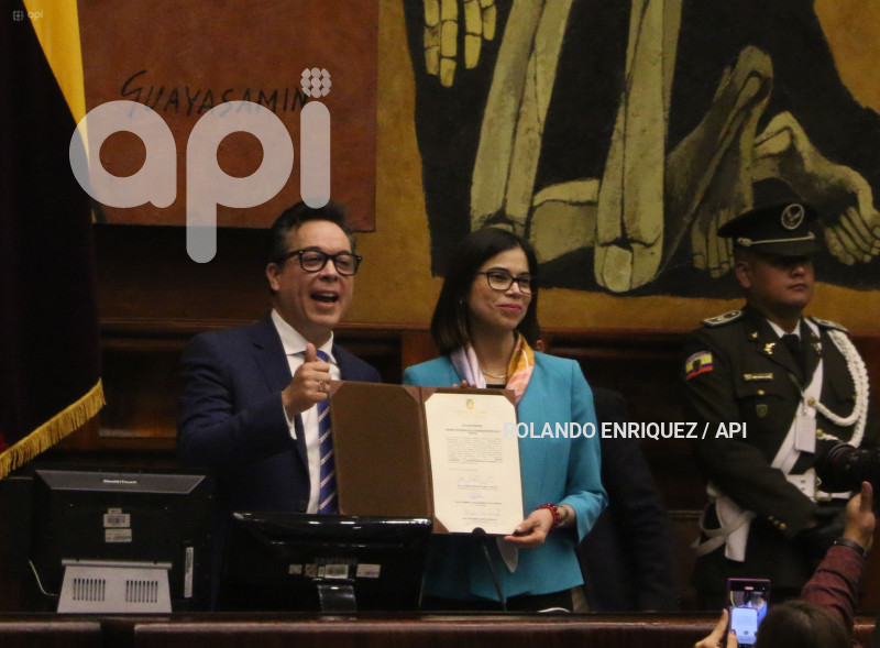 POSESION SUPER BANCOS ROBERTO ROMERO