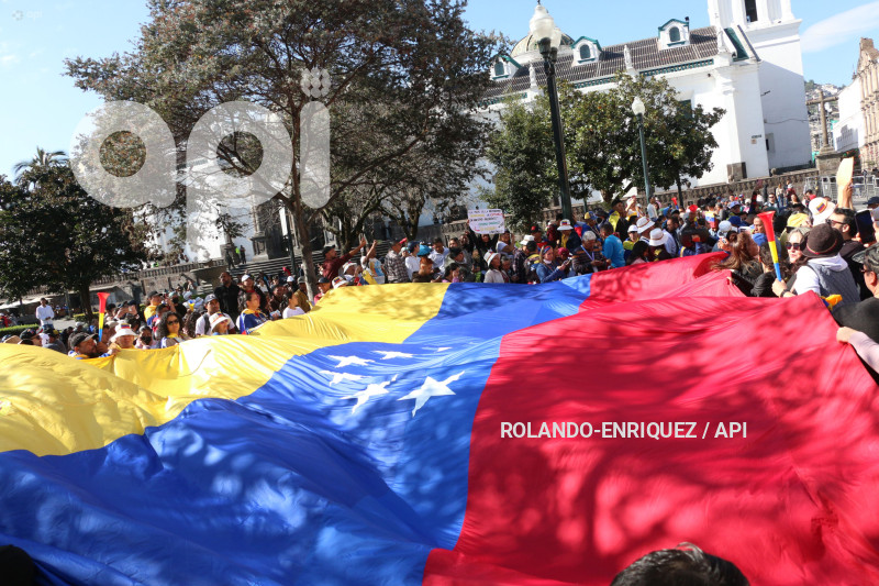 EDMUNDO GONZÁLEZ PLAZA GRANDE CARONDELET