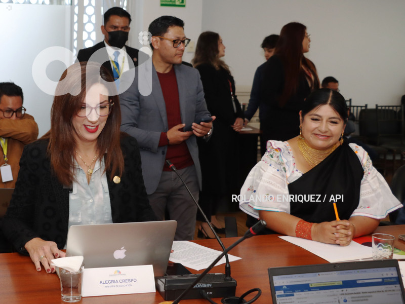 MINISTRA ALEGRIA CRESPO CON TRANSPARENCIA