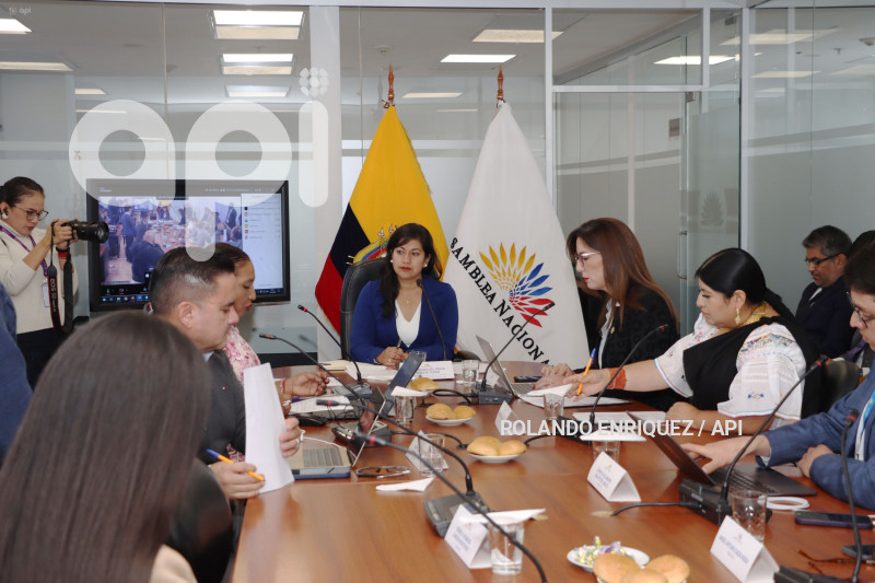 MINISTRA ALEGRIA CRESPO CON TRANSPARENCIA