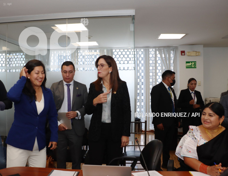 MINISTRA ALEGRIA CRESPO CON TRANSPARENCIA