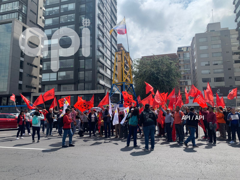PETROLEROS NO PRIVATIZACION CAMPO SACHA