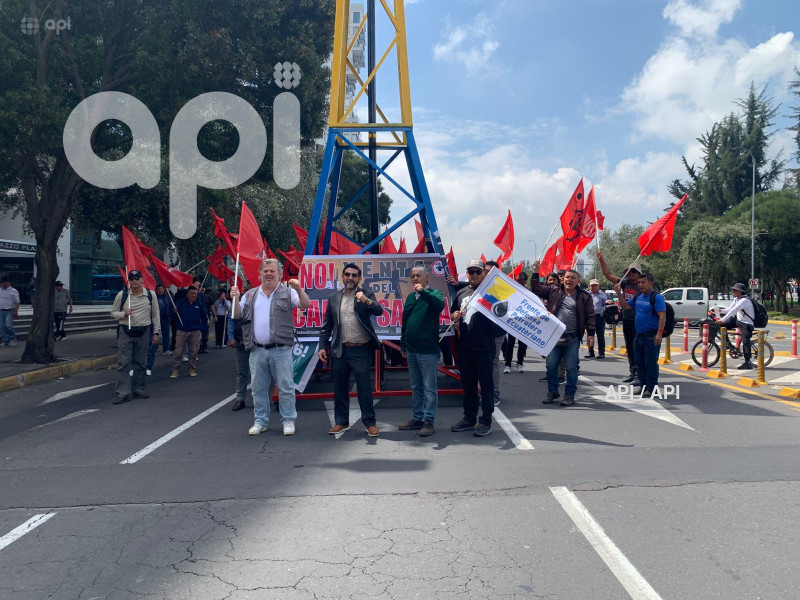 PETROLEROS NO PRIVATIZACION CAMPO SACHA