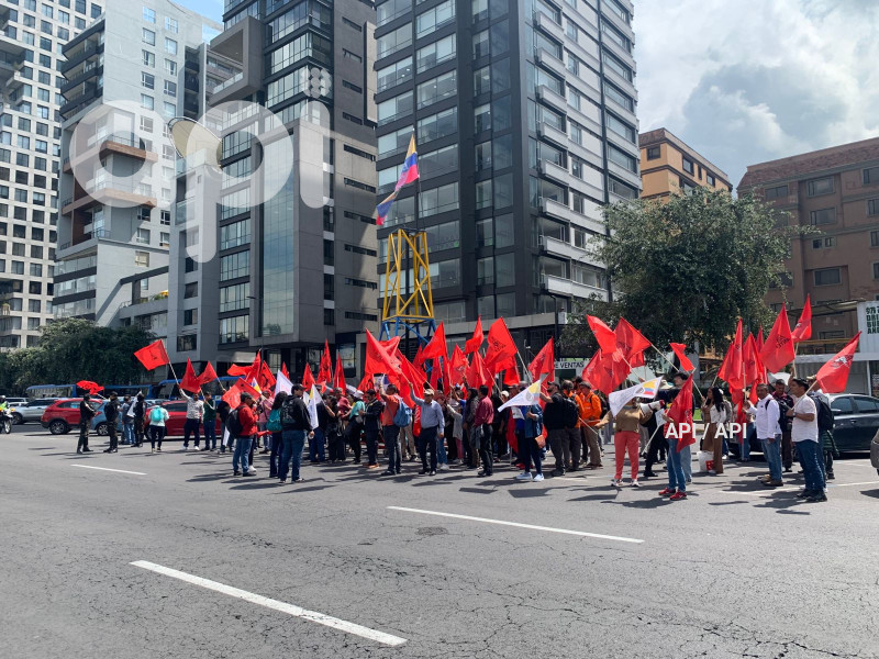 PETROLEROS NO PRIVATIZACION CAMPO SACHA