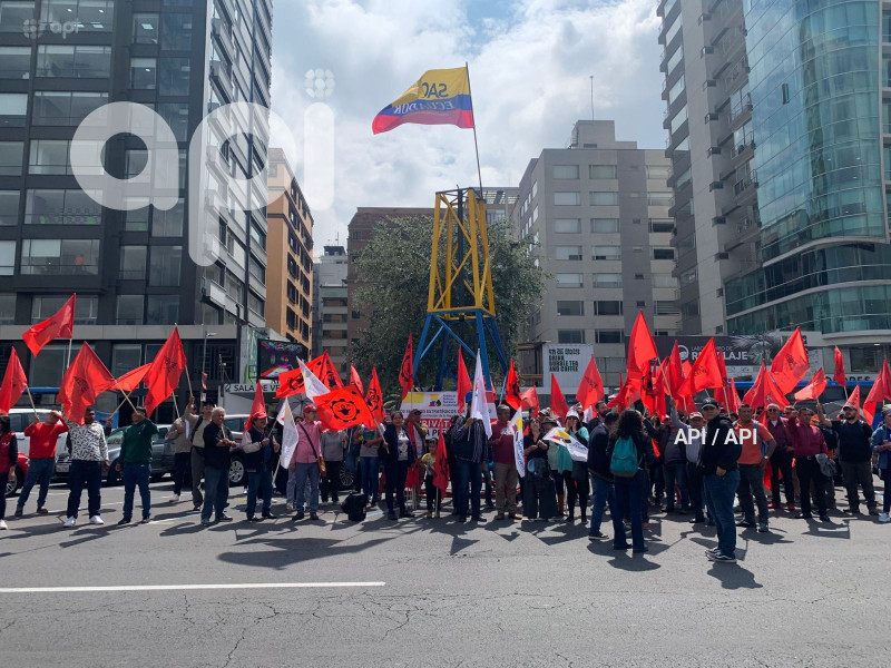 PETROLEROS NO PRIVATIZACION CAMPO SACHA