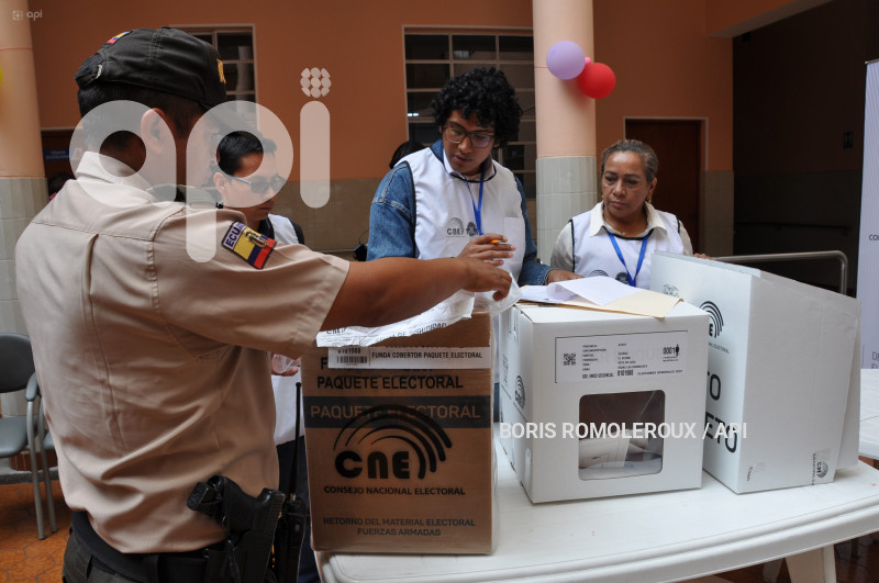 CUENCA-VOTO EN CASA-ELECCIONES 2025
