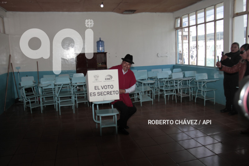 CHONE-ELECCIONES 2025 VOTO IZA